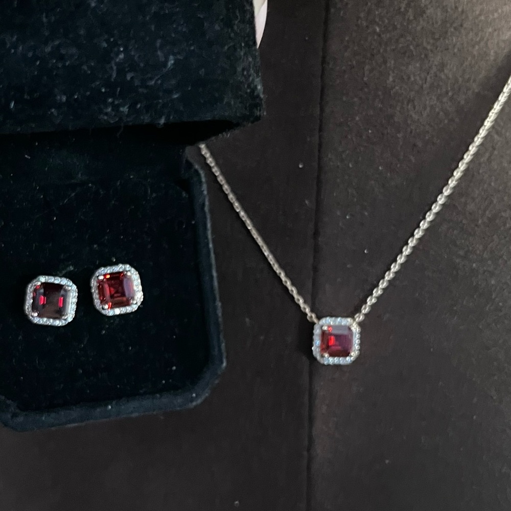 Henri Bendel jewelry set